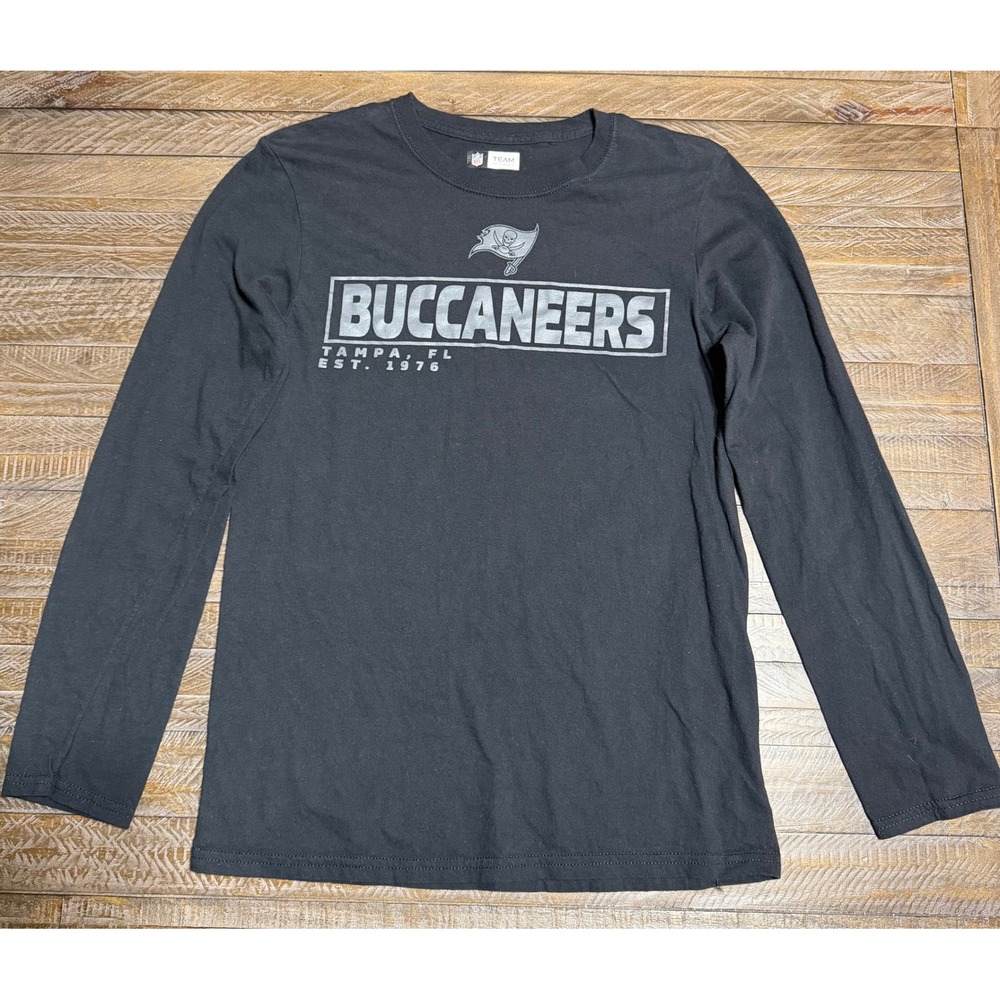 NFL Team Apparel Tampa Bay Buccaneers Kids Small Black Long Sleeve Tee Preloved